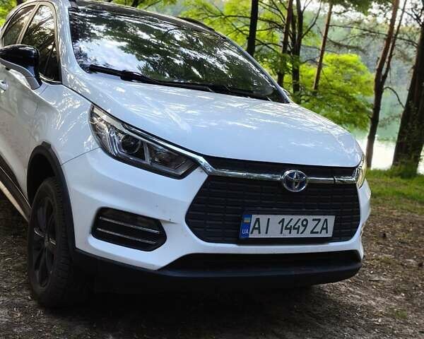 Белый БИД Yuan, объемом двигателя 0 л и пробегом 52 тыс. км за 12000 $, фото 1 на Automoto.ua