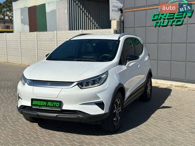 Белый БИД Yuan, объемом двигателя 0 л и пробегом 68 тыс. км за 12700 $, фото 1 на Automoto.ua