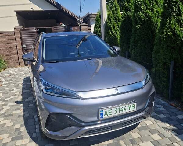 Серый БИД Yuan Plus, объемом двигателя 0 л и пробегом 2 тыс. км за 19500 $, фото 1 на Automoto.ua