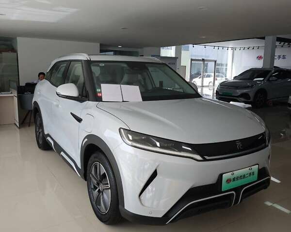Белый БИД Yuan Up, объемом двигателя 0 л и пробегом 9 тыс. км за 17300 $, фото 1 на Automoto.ua