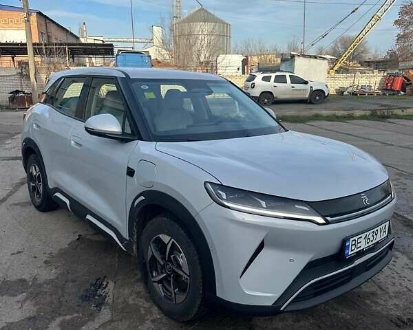 Белый БИД Yuan Up, объемом двигателя 0 л и пробегом 144 тыс. км за 18000 $, фото 1 на Automoto.ua