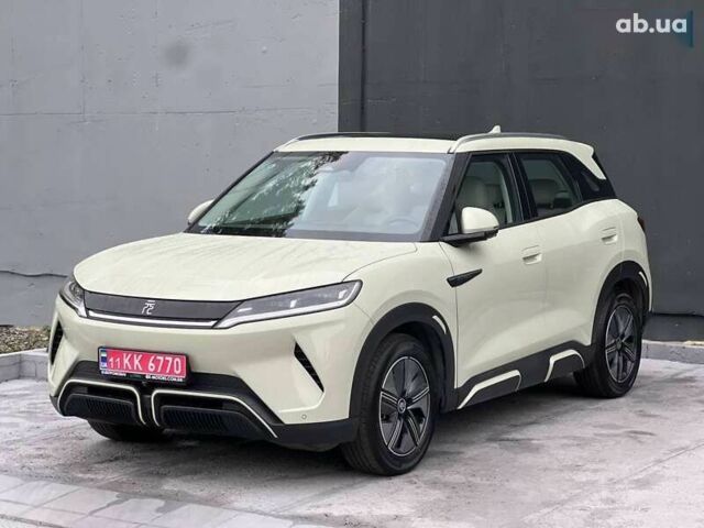 БИД Yuan Up, объемом двигателя 0 л и пробегом 4 тыс. км за 18800 $, фото 1 на Automoto.ua