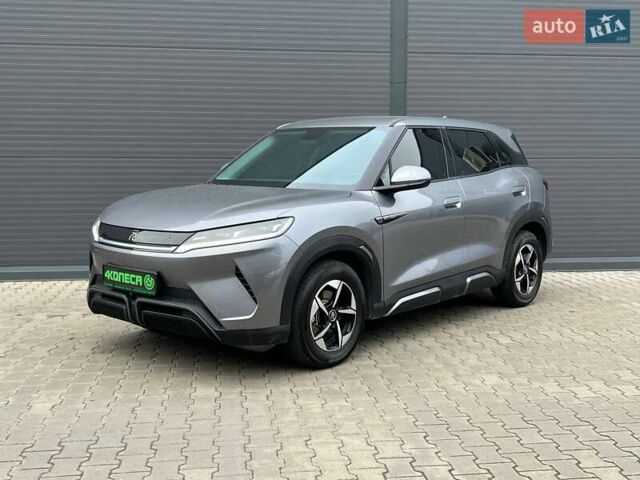 Серый БИД Yuan Up, объемом двигателя 0 л и пробегом 15 тыс. км за 17000 $, фото 1 на Automoto.ua