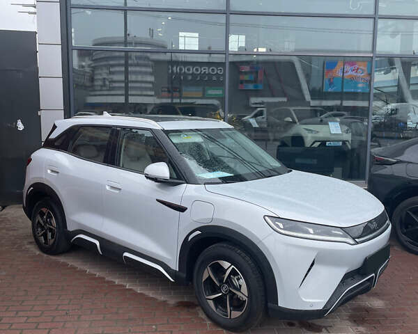 БИД Yuan Up 2025 в Киеве на Automoto.ua Серый БИД Yuan Up, объемом двигателя 0 л и пробегом 1 тыс. км за 19899 $, фото 1 на Automoto.ua