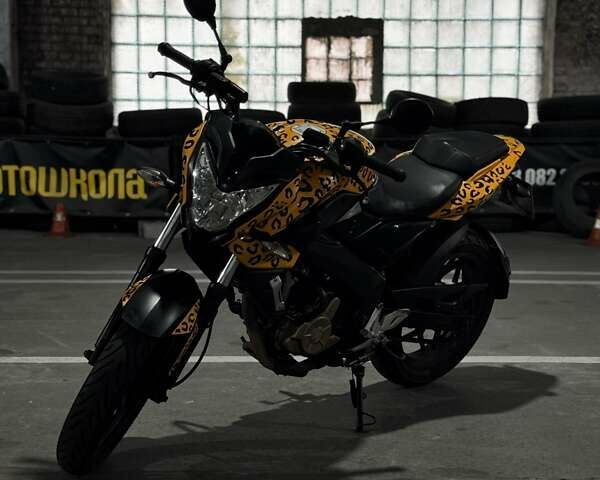 Желтый Баджадж Пульсар, объемом двигателя 0.2 л и пробегом 33 тыс. км за 1500 $, фото 1 на Automoto.ua