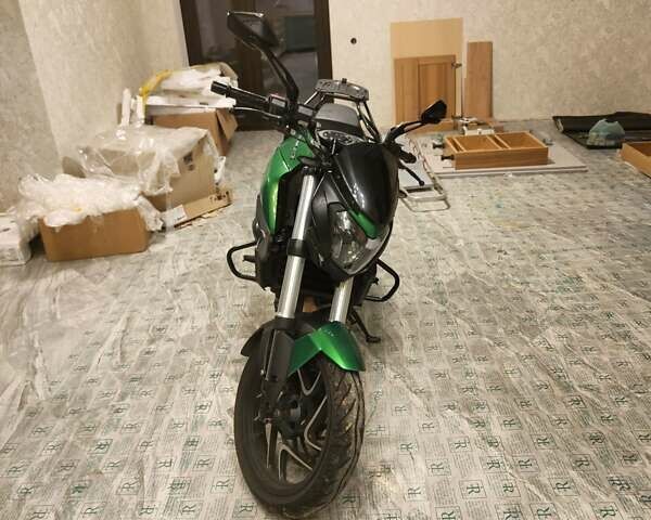 Зеленый Баджадж Dominar D400, объемом двигателя 0.37 л и пробегом 13 тыс. км за 3500 $, фото 1 на Automoto.ua