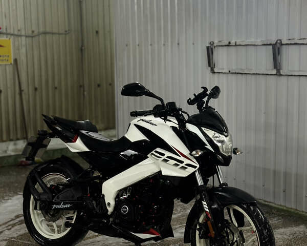 Белый Баджадж Pulsar NS200, объемом двигателя 0.2 л и пробегом 26 тыс. км за 1900 $, фото 1 на Automoto.ua