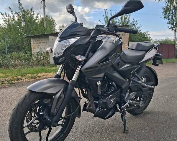 Черный Баджадж Pulsar NS200, объемом двигателя 0.2 л и пробегом 22 тыс. км за 1950 $, фото 1 на Automoto.ua