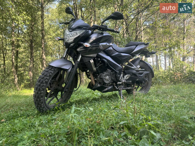 Черный Баджадж Pulsar NS200, объемом двигателя 0.2 л и пробегом 8 тыс. км за 2100 $, фото 1 на Automoto.ua