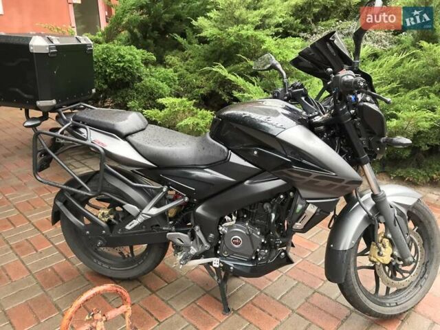 Черный Баджадж Pulsar NS200, объемом двигателя 0.2 л и пробегом 19 тыс. км за 1700 $, фото 1 на Automoto.ua