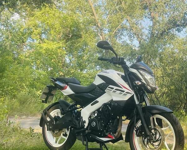 Баджадж Pulsar NS200, объемом двигателя 0.2 л и пробегом 18 тыс. км за 2000 $, фото 1 на Automoto.ua