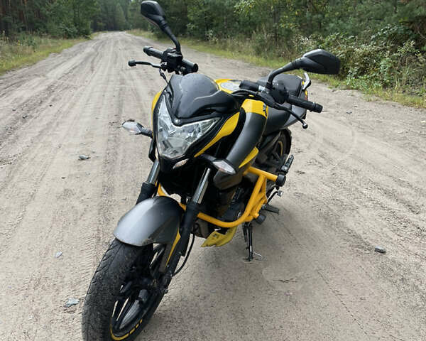 Желтый Баджадж Pulsar NS200, объемом двигателя 0 л и пробегом 14 тыс. км за 1900 $, фото 1 на Automoto.ua