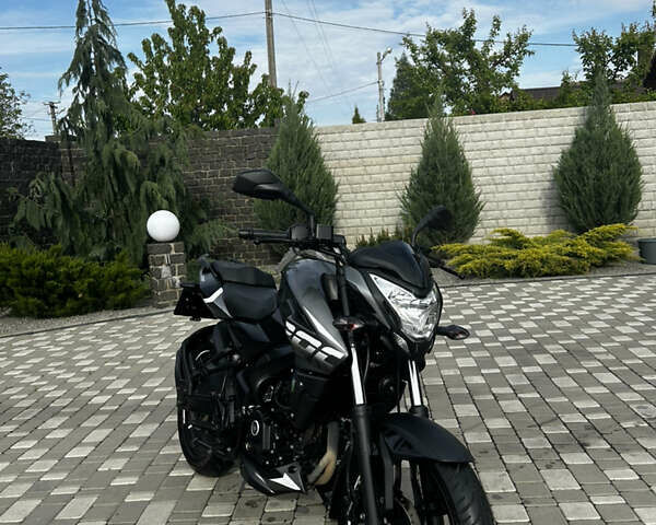 Серый Баджадж Pulsar NS200, объемом двигателя 0.2 л и пробегом 6 тыс. км за 2400 $, фото 1 на Automoto.ua