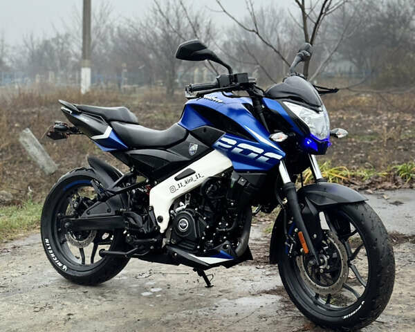 Синий Баджадж Pulsar NS200, объемом двигателя 0.2 л и пробегом 17 тыс. км за 2450 $, фото 1 на Automoto.ua