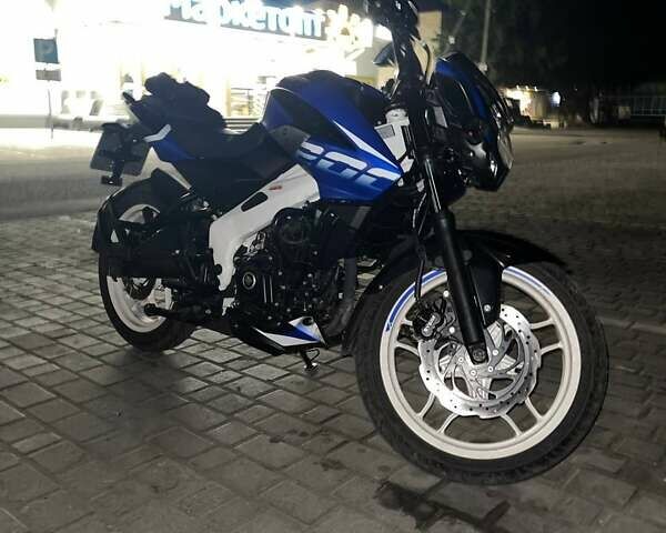 Синий Баджадж Pulsar NS200, объемом двигателя 0.2 л и пробегом 7 тыс. км за 2550 $, фото 1 на Automoto.ua
