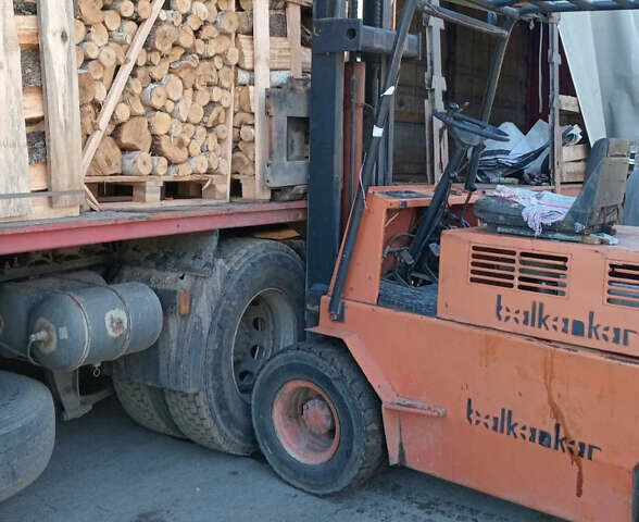 Желтый Балканкар БВ, объемом двигателя 2.5 л и пробегом 0 тыс. км за 3500 $, фото 1 на Automoto.ua