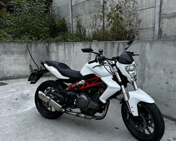 Бенелли TNT 300 2015 в Киеве на Automoto.ua Белый Бенелли TNT 300, объемом двигателя 0.3 л и пробегом 30 тыс. км за 2900 $, фото 1 на Automoto.ua