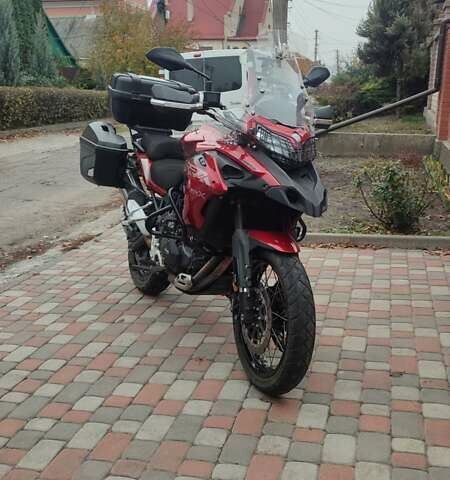 Красный Бенелли TRK 502X, объемом двигателя 0.5 л и пробегом 13 тыс. км за 5500 $, фото 1 на Automoto.ua