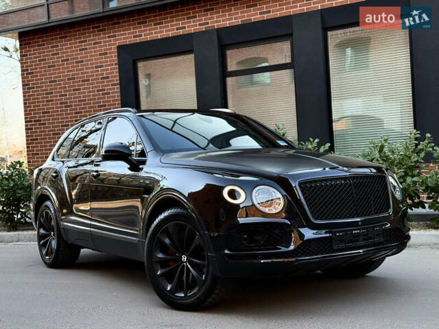 Черный Бентли Бентайга, объемом двигателя 6 л и пробегом 110 тыс. км за 76890 $, фото 1 на Automoto.ua
