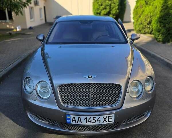 Сірий Бентлі Continental Flying Spur, об'ємом двигуна 6 л та пробігом 131 тис. км за 19500 $, фото 1 на Automoto.ua