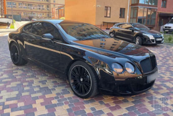 Чорний Бентлі Continental GT, об'ємом двигуна 6 л та пробігом 90 тис. км за 35900 $, фото 1 на Automoto.ua