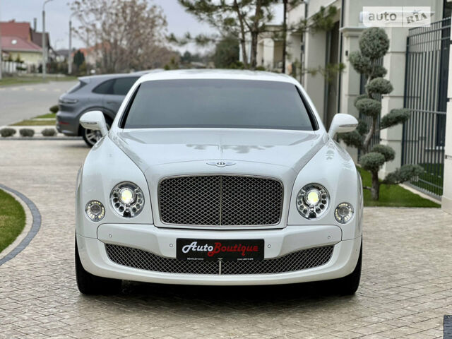Білий Бентлі Mulsanne, об'ємом двигуна 6.8 л та пробігом 5 тис. км за 250000 $, фото 1 на Automoto.ua