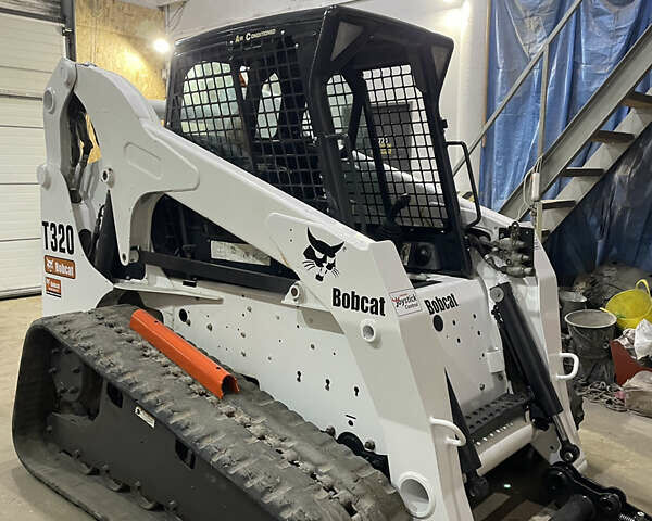 Белый Бобкэт T300, объемом двигателя 3.8 л и пробегом 0 тыс. км за 26999 $, фото 1 на Automoto.ua