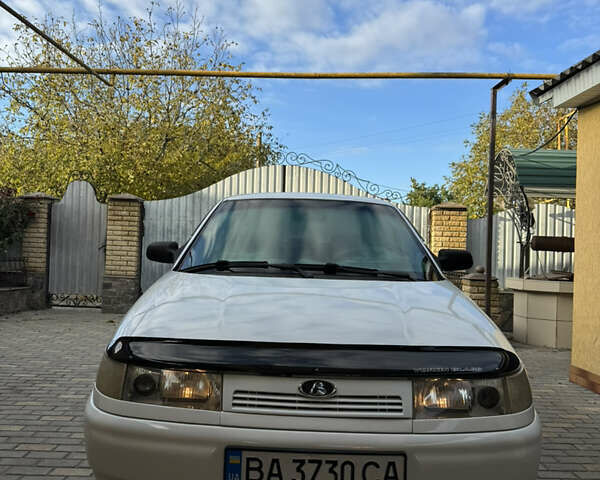 Богдан 2110 2014 в Врадиевке на Automoto.ua Белый Богдан 2110, объемом двигателя 1.6 л и пробегом 130 тыс. км за 2800 $, фото 1 на Automoto.ua