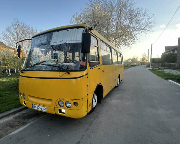 Желтый Богдан А 092, объемом двигателя 4.57 л и пробегом 5 тыс. км за 3700 $, фото 1 на Automoto.ua