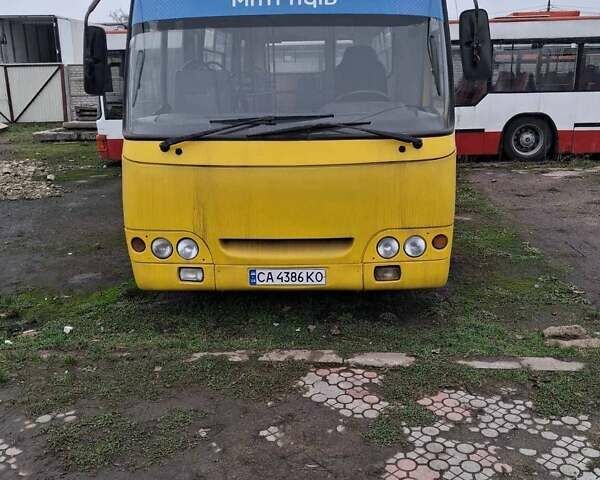 Желтый Богдан А 092, объемом двигателя 4.57 л и пробегом 450 тыс. км за 8000 $, фото 1 на Automoto.ua