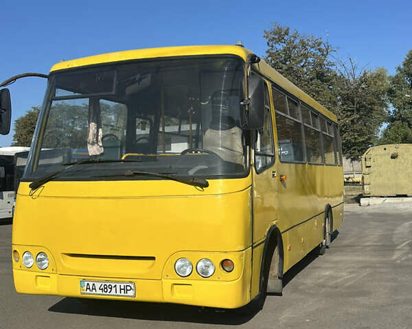 Желтый Богдан А 092, объемом двигателя 4.57 л и пробегом 300 тыс. км за 8500 $, фото 1 на Automoto.ua