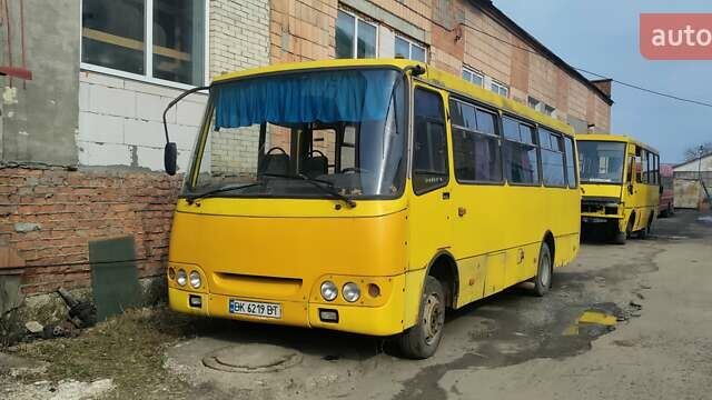 Жовтий Богдан А-09202, об'ємом двигуна 4.57 л та пробігом 300 тис. км за 3900 $, фото 1 на Automoto.ua