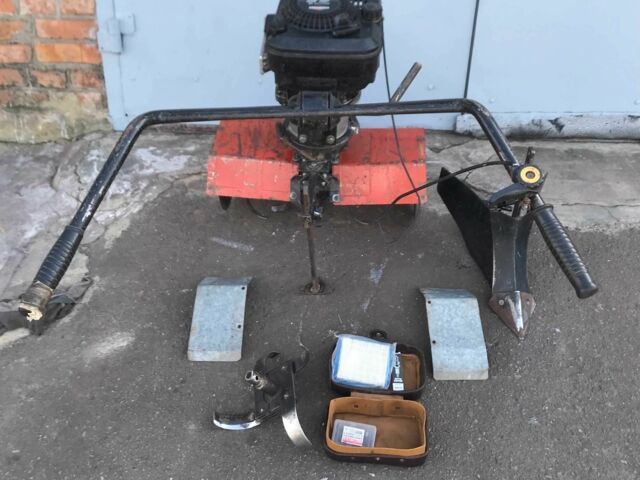 Красный Briggs & Stratton Quantum XM55, объемом двигателя 0 л и пробегом 10 тыс. км за 271 $, фото 1 на Automoto.ua