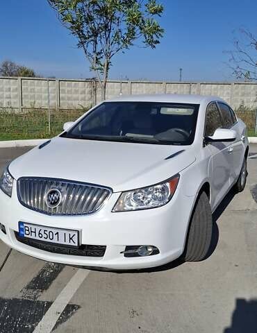 Білий Бьюік LaCrosse, об'ємом двигуна 2.38 л та пробігом 159 тис. км за 11500 $, фото 1 на Automoto.ua