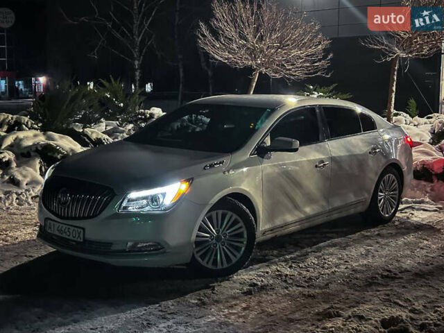 Білий Бьюік LaCrosse, об'ємом двигуна 2.38 л та пробігом 138 тис. км за 9800 $, фото 1 на Automoto.ua