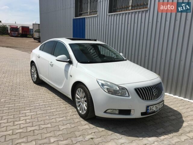 Белый Бьюик Регал, объемом двигателя 2 л и пробегом 300 тыс. км за 6700 $, фото 1 на Automoto.ua