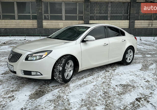 Белый Бьюик Регал, объемом двигателя 2 л и пробегом 165 тыс. км за 8350 $, фото 1 на Automoto.ua