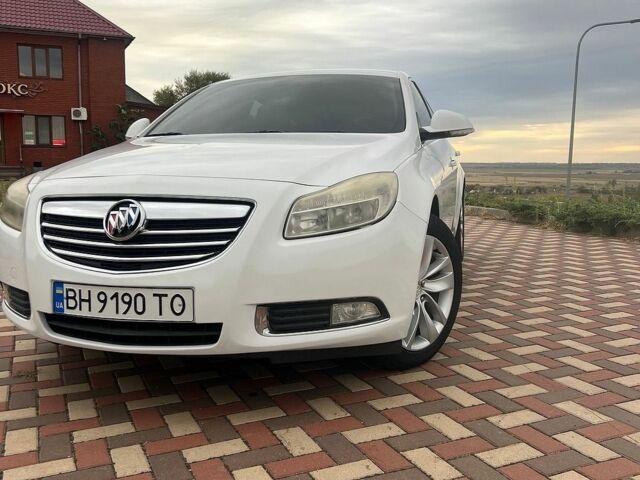 Белый Бьюик Регал, объемом двигателя 2 л и пробегом 190 тыс. км за 8200 $, фото 1 на Automoto.ua