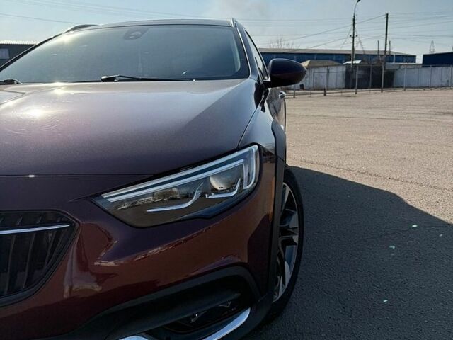 Красный Бьюик Регал, объемом двигателя 2 л и пробегом 69 тыс. км за 17500 $, фото 1 на Automoto.ua