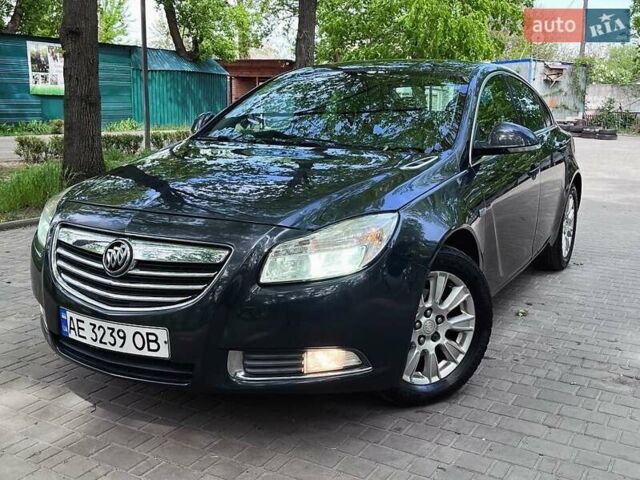 Серый Бьюик Регал, объемом двигателя 2.4 л и пробегом 160 тыс. км за 8900 $, фото 1 на Automoto.ua