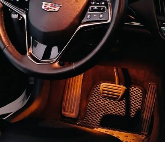 Белый Кадиллак АТС, объемом двигателя 2.5 л и пробегом 159 тыс. км за 10100 $, фото 1 на Automoto.ua