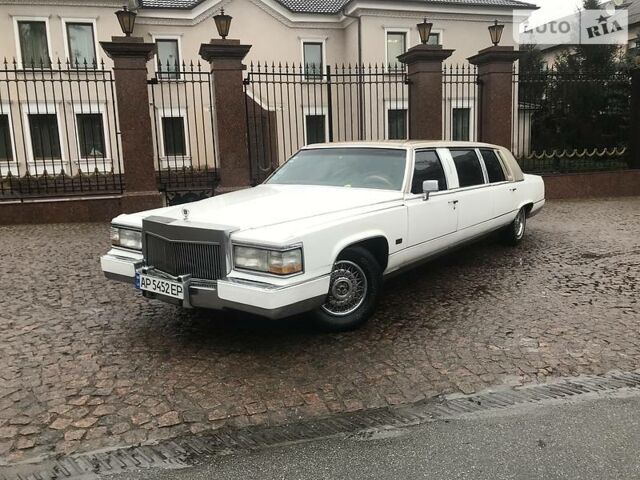 Білий Каділак Brougham, об'ємом двигуна 5.7 л та пробігом 139 тис. км за 10000 $, фото 1 на Automoto.ua