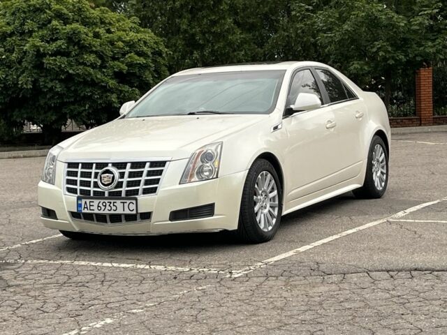 Білий Каділак CTS, об'ємом двигуна 3 л та пробігом 186 тис. км за 7200 $, фото 1 на Automoto.ua