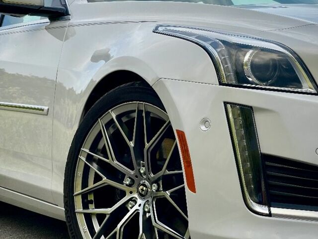 Білий Каділак CTS, об'ємом двигуна 2 л та пробігом 66 тис. км за 18800 $, фото 1 на Automoto.ua