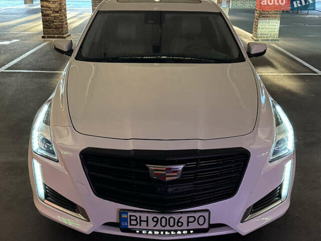 Белый Кадиллак СТС, объемом двигателя 3.6 л и пробегом 159 тыс. км за 13900 $, фото 1 на Automoto.ua