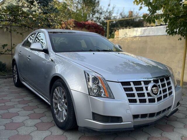 Сірий Каділак CTS, об'ємом двигуна 3 л та пробігом 190 тис. км за 10500 $, фото 1 на Automoto.ua