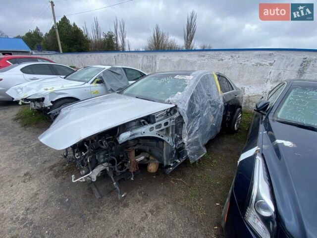 Сірий Каділак CTS, об'ємом двигуна 2 л та пробігом 166 тис. км за 4900 $, фото 1 на Automoto.ua