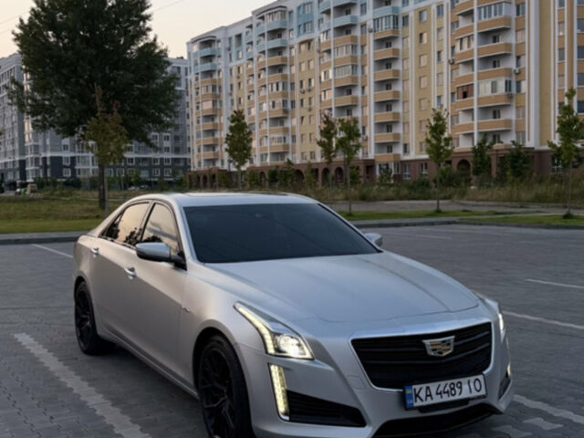 Серый Кадиллак СТС, объемом двигателя 2 л и пробегом 238 тыс. км за 15000 $, фото 1 на Automoto.ua