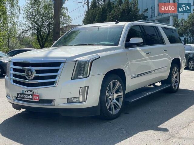 Белый Кадиллак Эскалейд, объемом двигателя 6.2 л и пробегом 120 тыс. км за 36740 $, фото 1 на Automoto.ua