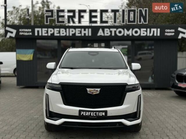 Каділак Ескалейд 2021 у Чернівцях на Automoto.ua Білий Каділак Ескалейд, об'ємом двигуна 6.16 л та пробігом 54 тис. км за 115000 $, фото 1 на Automoto.ua